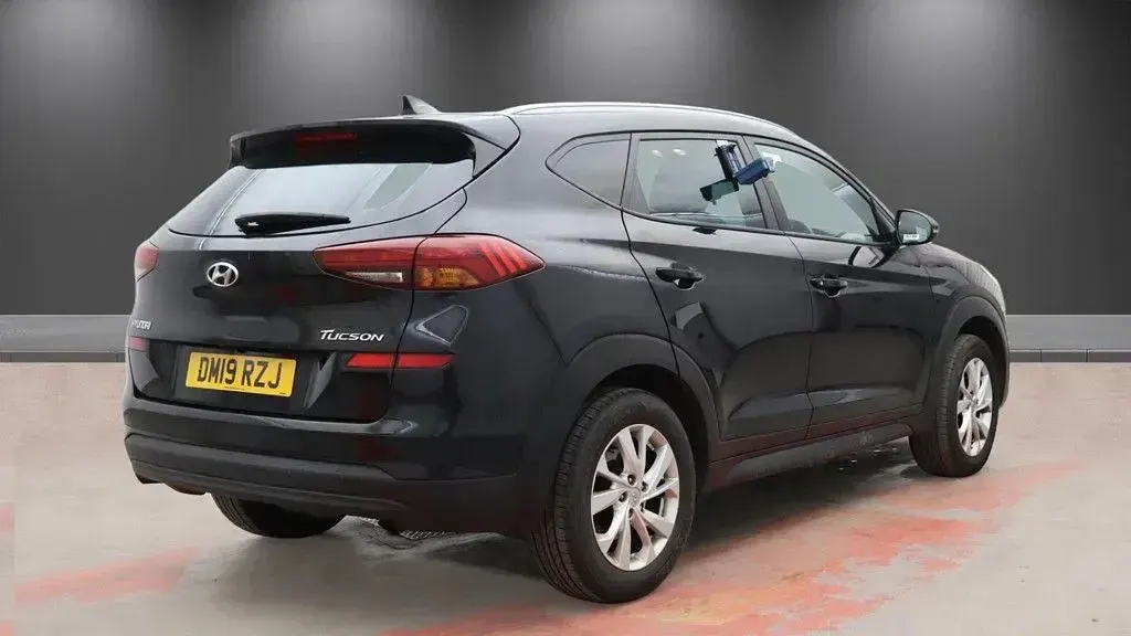 Used Hyundai Tucson SE 132 HP (97 kW) 2019 Black SUV