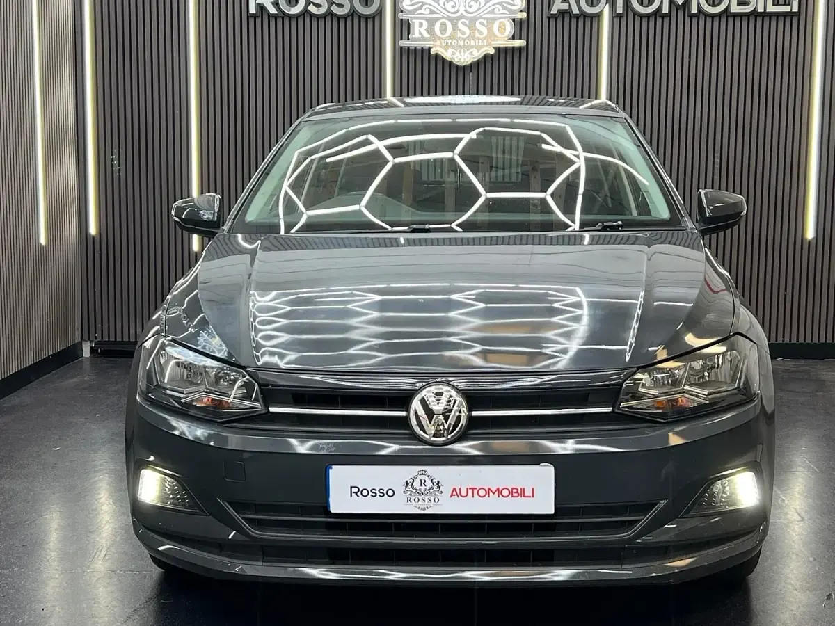 Used VW Polo SE 95 HP (69 kW) 2018 Grey Hatchback