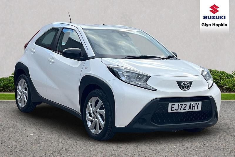 White Used 2022 Toyota Aygo PURE Hatchback | £13,750 (Good price) - Image 1/4