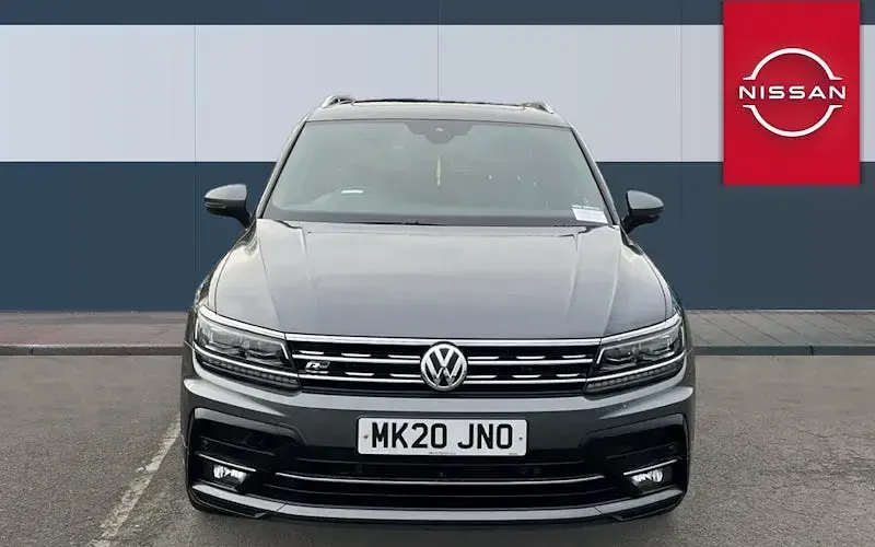 Usado VW Tiguan SEL 230 CV (169 kW) 2020 Gris SUV