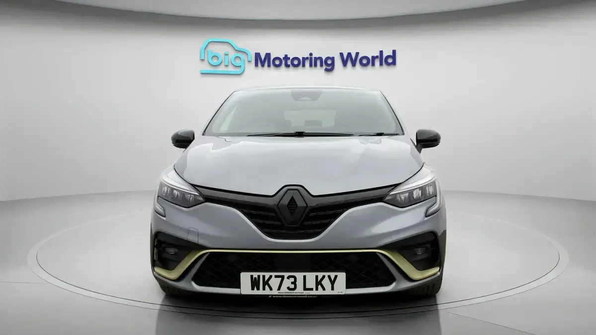 Used Renault Clio V Engineered 145 HP (106 kW) 2023 Grey Hatchback