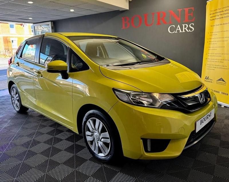 Used Honda Jazz S 102 HP (75 kW) 2015 Yellow Hatchback