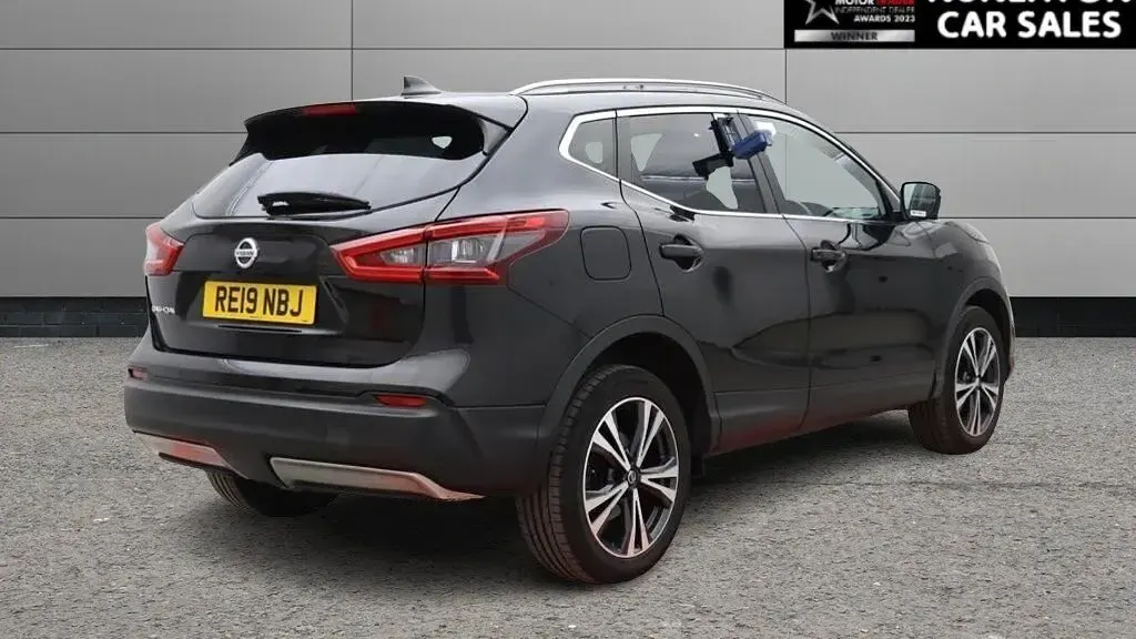 Used Nissan Qashqai N-Connecta 140 HP (102 kW) 2019 Black SUV