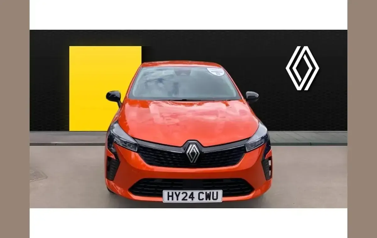 Used Renault Clio Evolution 90 HP (66 kW) 2024 Orange  Hatchback