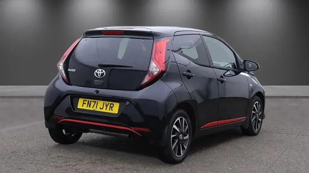 Used Toyota Aygo Trend 71 HP (52 kW) 2021 Black Hatchback