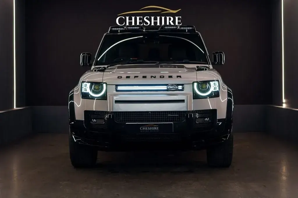 Usado Land Rover Defender SE Dynamic 250 HP (183 kW) 2023 Prateado SUV