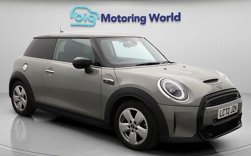 Used 2022 Mini Cooper S Classic Hatchback | £18,500 (Good price) - Image 1/4
