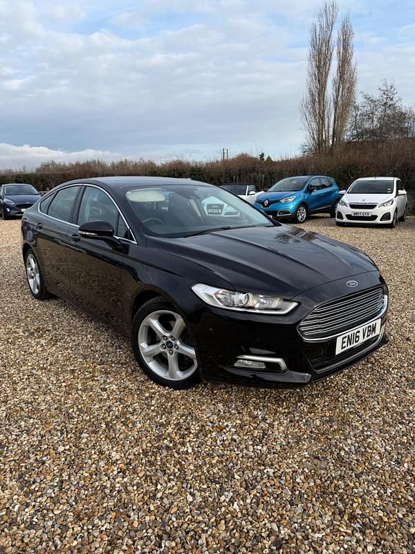 Black Used 2016 Ford Mondeo Titanium Hatchback | £6,400 (Fair price) - Image 1/4