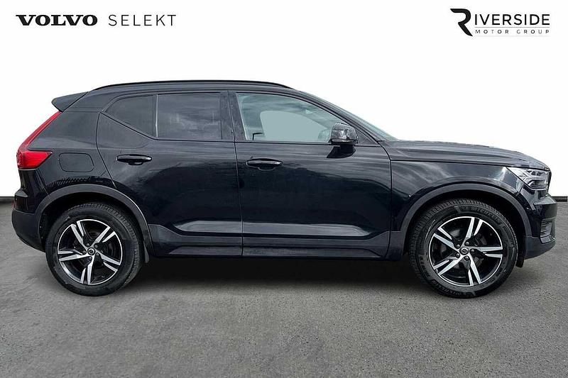 Used Volvo XC40 R-Design 163 HP (119 kW) 2021 Black SUV