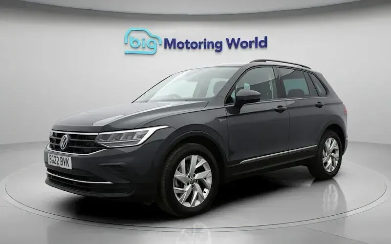 Second-hand VW Tiguan S 150 CP (110 kW) 2022 Gri SUV