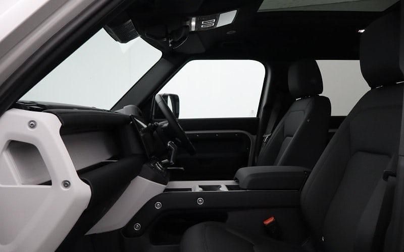 New Land Rover Defender SE Dynamic 249 HP (183 kW) 2025 SUV