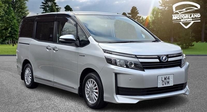 Used Toyota Voxy 2014 Silver MPV