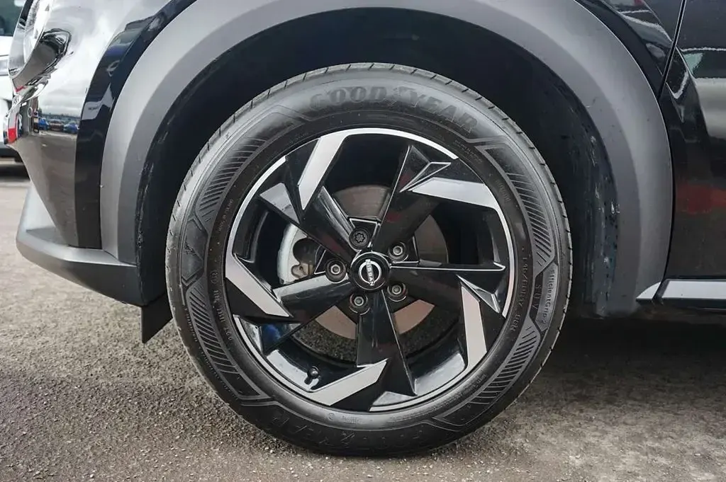 Used Nissan Juke N-Connecta 143 HP (105 kW) 2024 Black SUV