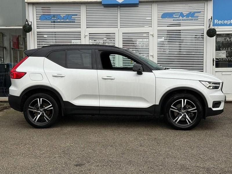 Used Volvo XC40 R-Design 197 HP (144 kW) 2020 White SUV