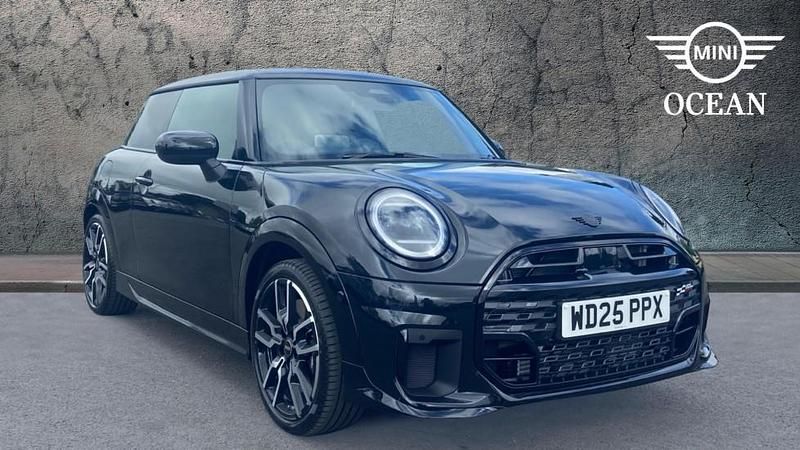 Used Mini Cooper Hatch 154 HP (113 kW) 2025 Black Hatchback