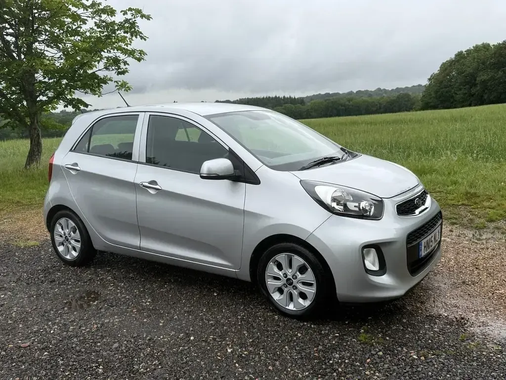 Used Kia Picanto 84 HP (61 kW) 2015 Silver Hatchback