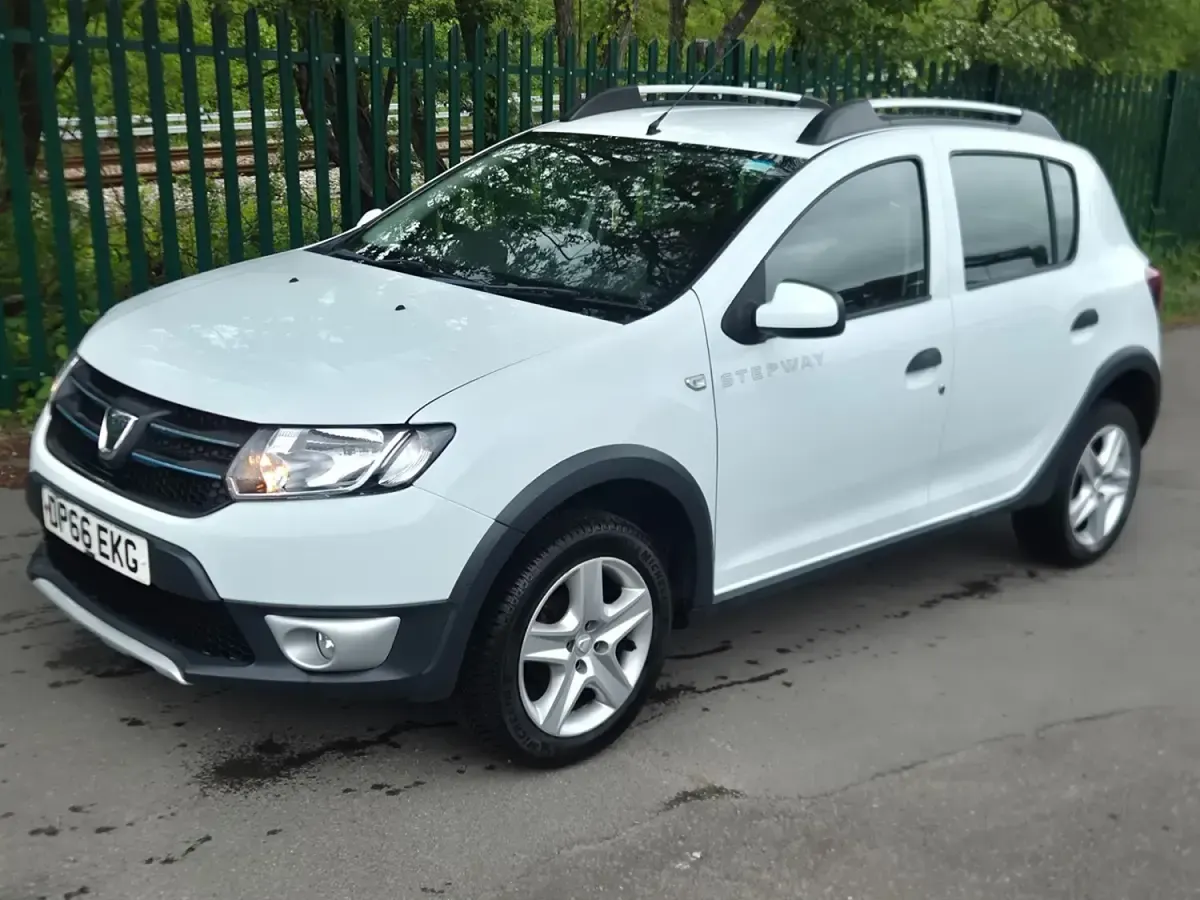 Używany Dacia Sandero Lauréate 2016 Biały Hatchback