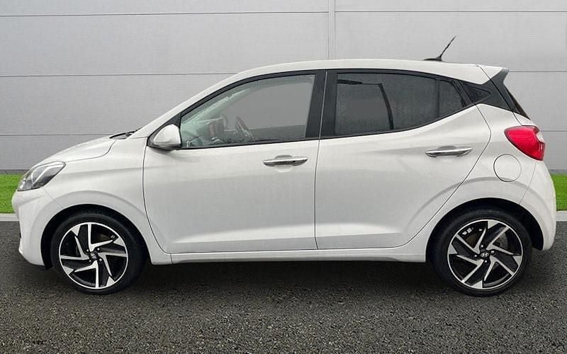 Used Hyundai i10 Premium 67 HP (49 kW) 2024 Grey Hatchback