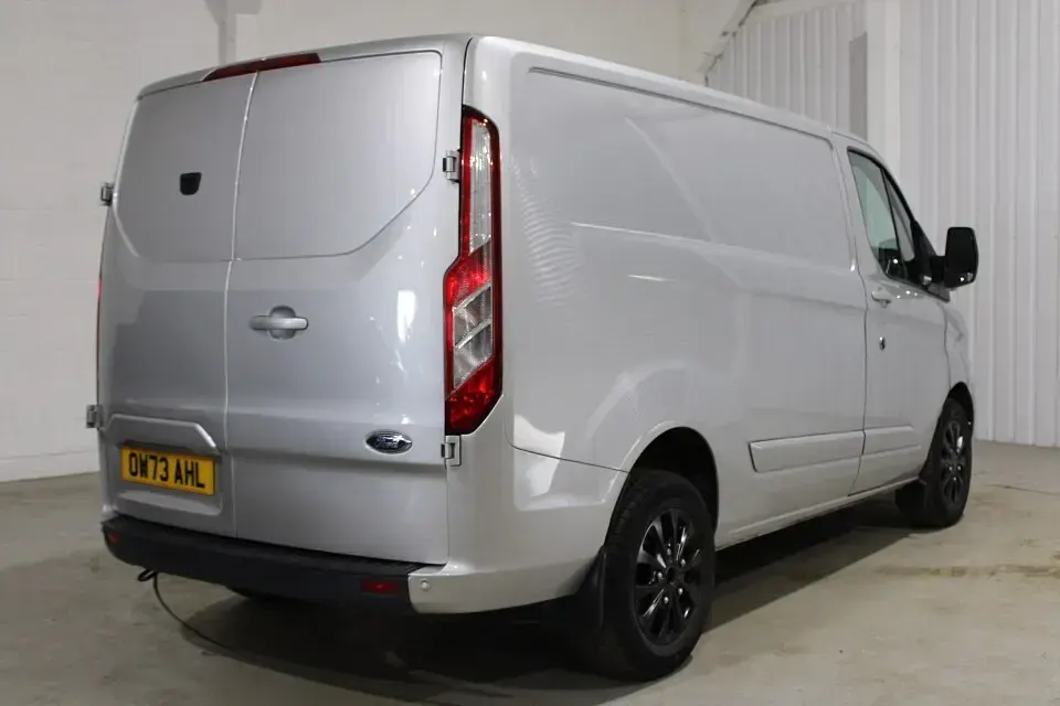 Used Ford Transit Custom Limited 170 HP (125 kW) 2023 Silver Van