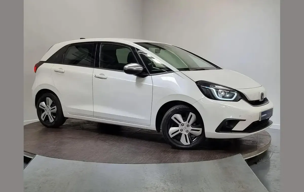Used Honda Jazz Hybrid 109 HP (80 kW) 2022 White Hatchback