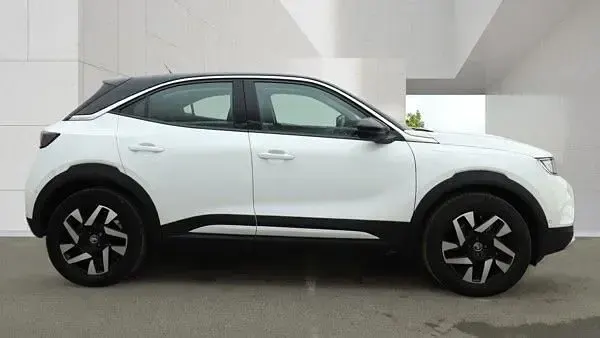 Second-hand Vauxhall Mokka Elite 100 kW (136 CP) 2022 Alb SUV