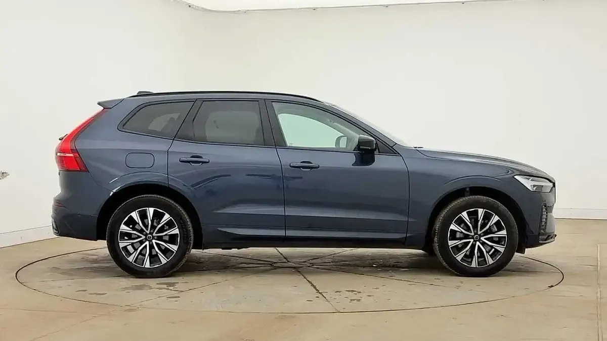 Usado Volvo XC60 Plus 247 CV (181 kW) 2025 Azul SUV