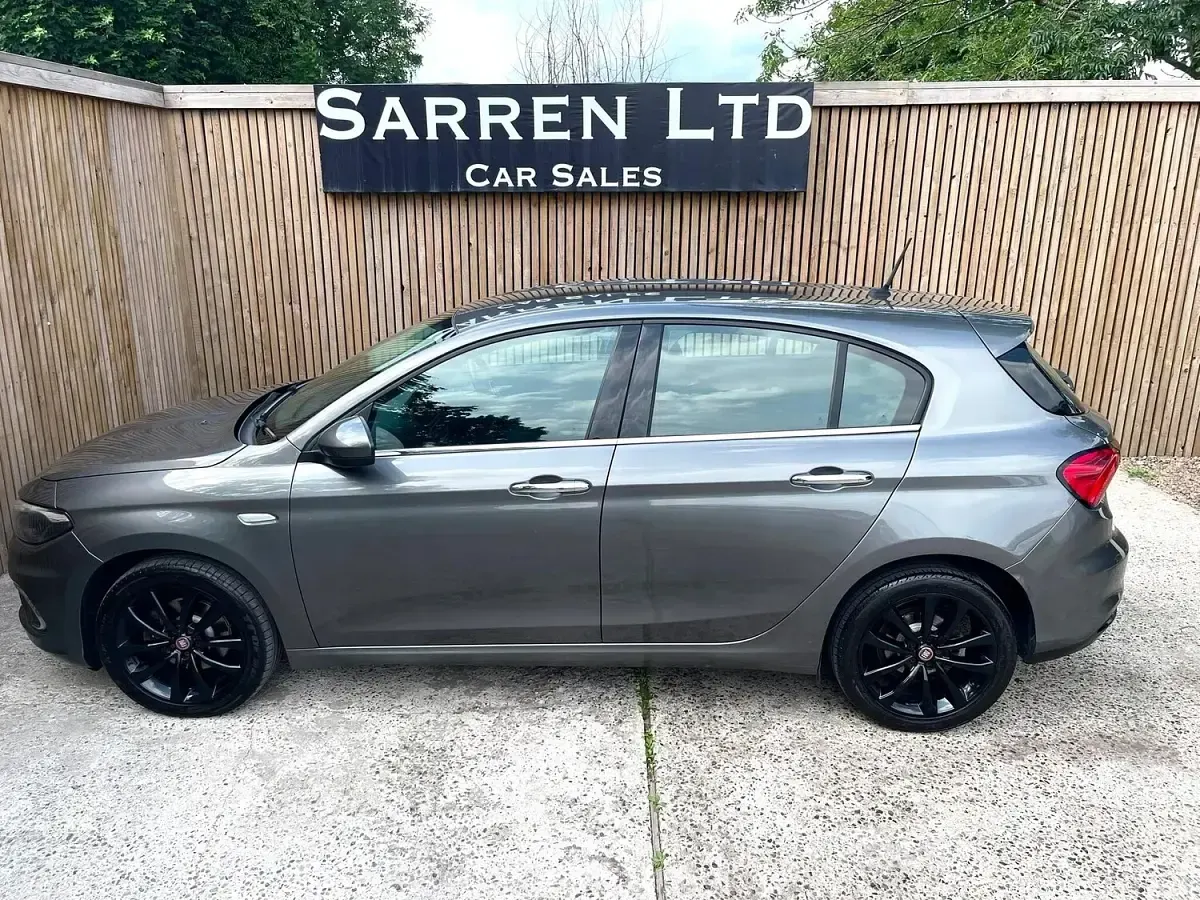 Used Fiat Tipo Lounge 95 HP (69 kW) 2018 Grey Hatchback