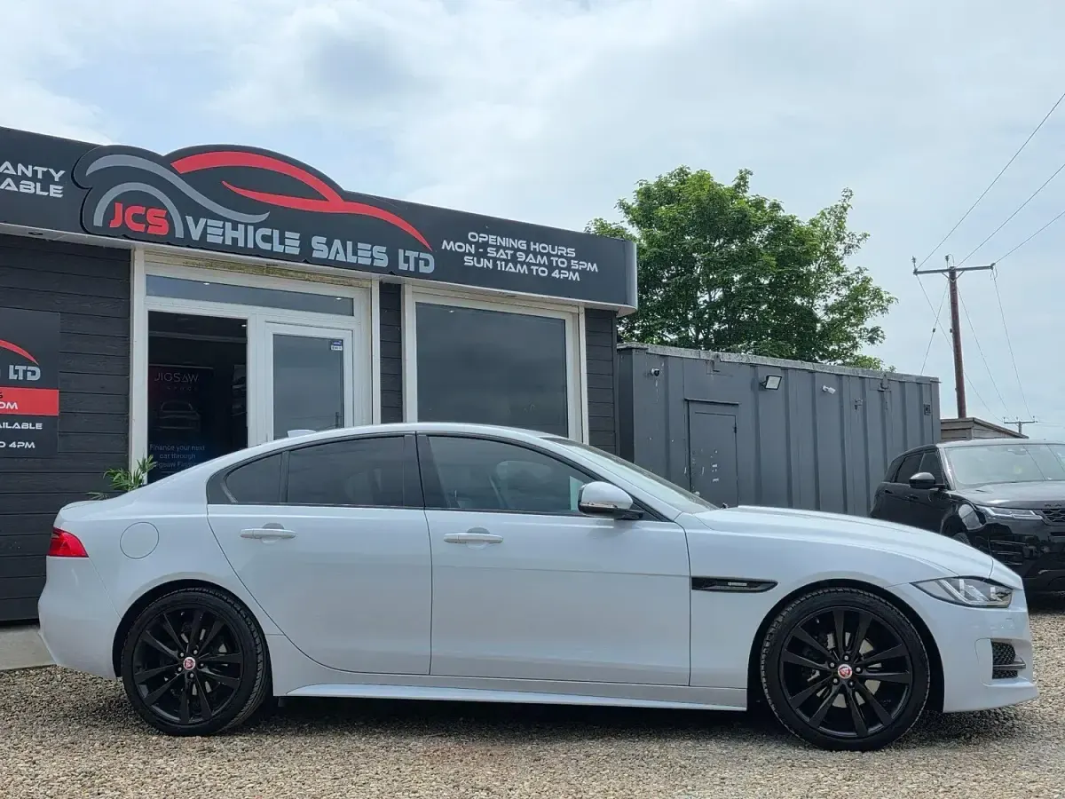 Used Jaguar XE R-Sport 180 HP (132 kW) 2018 White Sedan