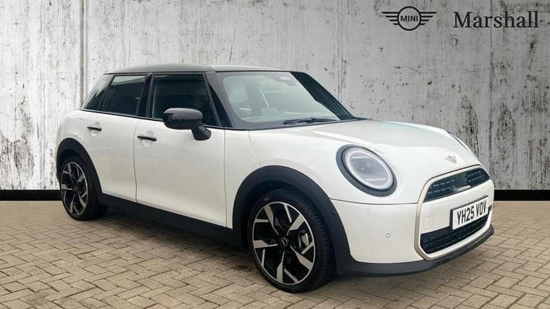 Nanuq white Used 2025 Mini Cooper Exclusive Hatchback | £27,930 (Fair price) - Image 1/4