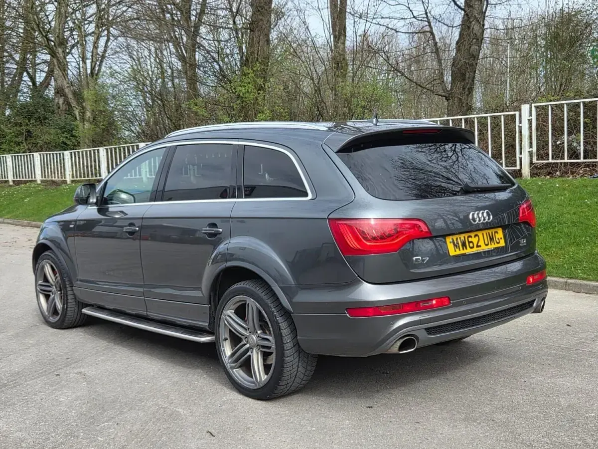 Used Audi Q7 S-line plus 245 HP (180 kW) 2013 Grey SUV