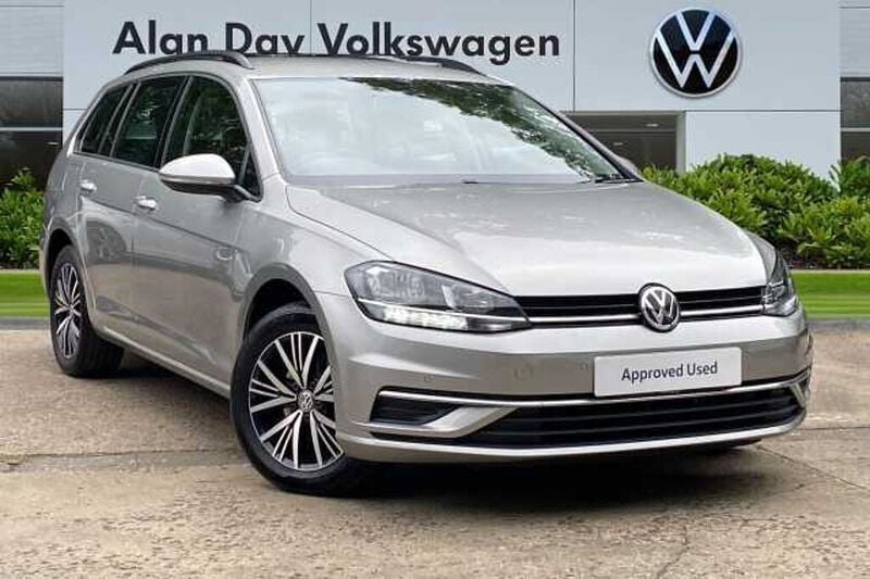 Used 2019 VW Golf VII SE Estate | £15,995 (Fair price) - Image 1/4