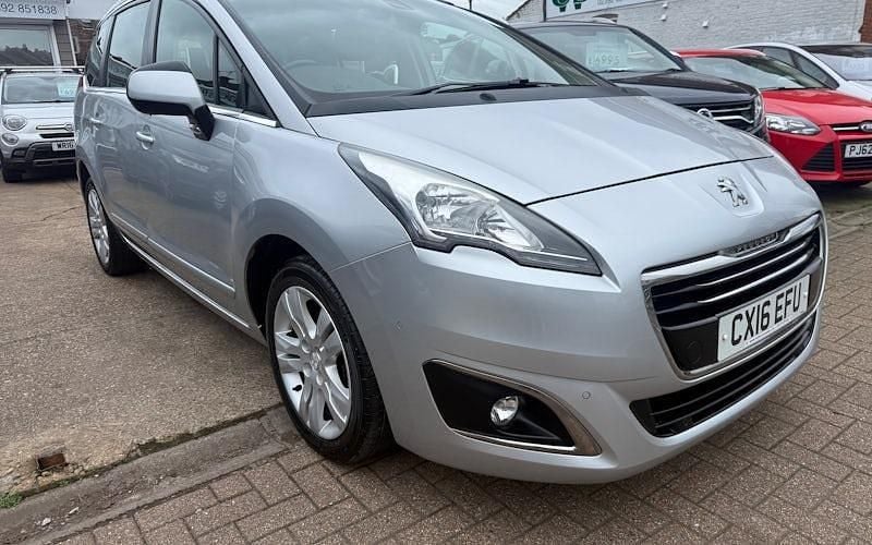 Second-hand Peugeot 5008 Active 120 CP (88 kW) 2016 Break