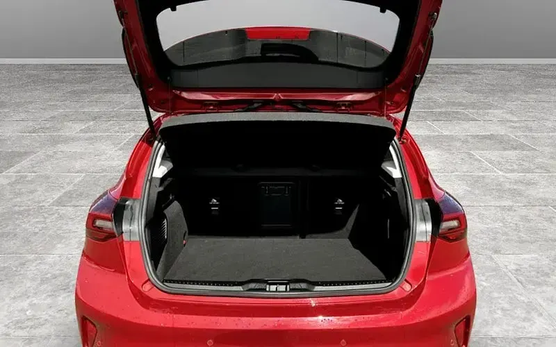 Used Ford Focus Active X 125 HP (91 kW) 2023 Red Hatchback