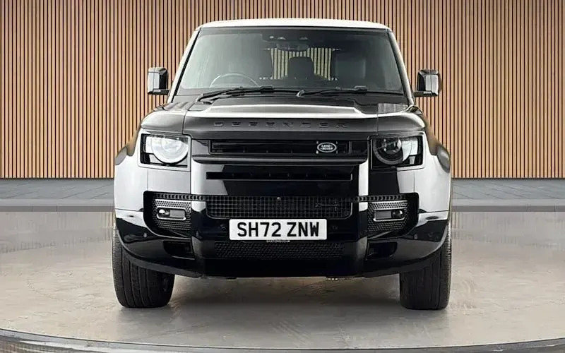 Used Land Rover Defender HSE Dynamic 249 HP (183 kW) 2025 SUV
