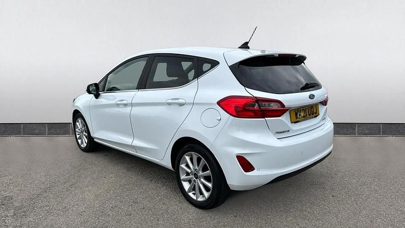 Used Ford Fiesta Titanium 125 HP (91 kW) 2021 White Hatchback