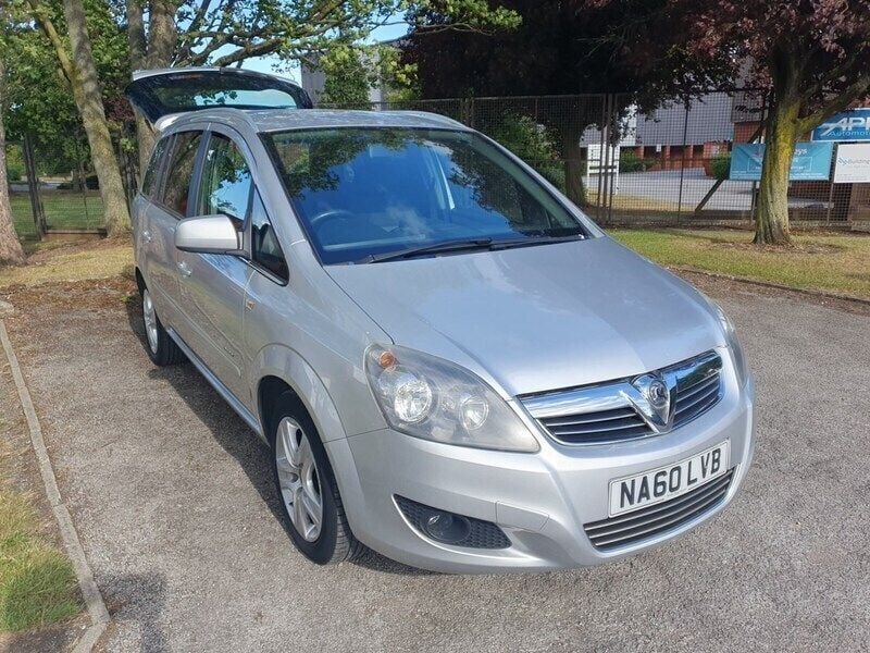 Silver Used 2010 Vauxhall Zafira MPV | £1,995 (Good price) - Image 1/4