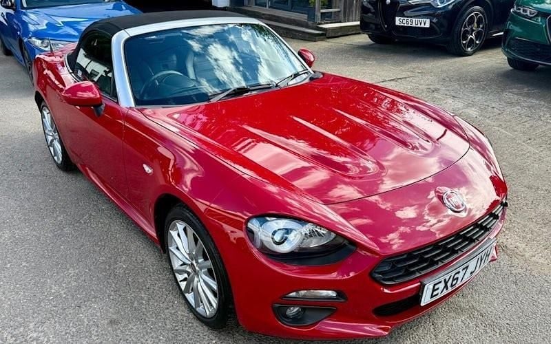 Used 2016 Fiat 124 Spider Lusso Cabriolet | £15,995 (Fair price) - Image 1/4