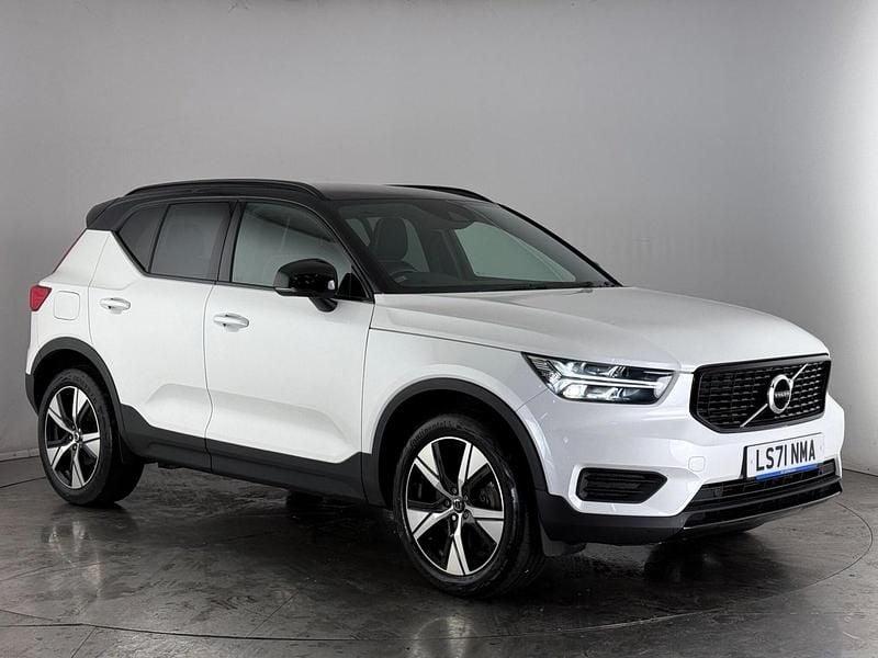 White Used 2021 Volvo XC40 R-Design SUV | £21,450 (Good price) - Image 1/3