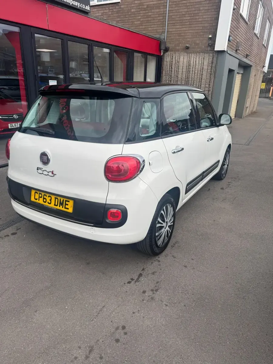 Used Fiat 500L Pop Star 85 HP (62 kW) 2014 White/black MPV