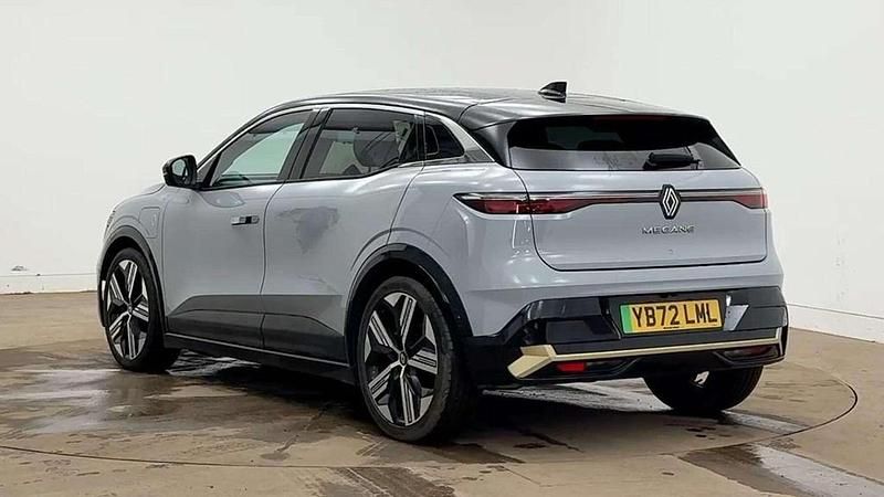 Begagnad Renault Megane E-Tech 160 kW (218 HK) 2023 Halvkombi