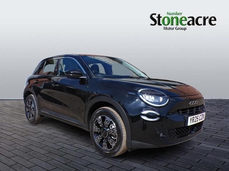 Black New 2025 Fiat 600 S Hatchback | £18,495 (Good price) - Image 1/4
