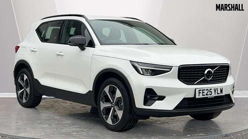 White Used 2025 Volvo XC40 Plus SUV | £31,623 (Fair price) - Image 1/4