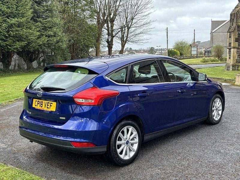 Begagnad Ford Focus Titanium 125 HK (91 kW) 2018 Blå Halvkombi
