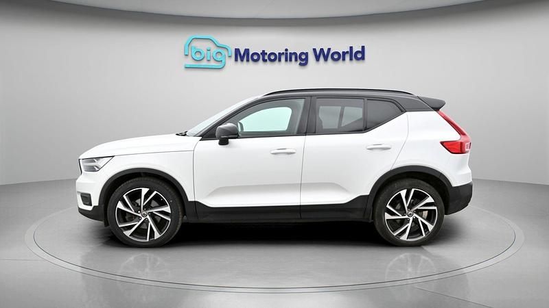 Used Volvo XC40 R-Design Pro 197 HP (144 kW) 2021 White SUV