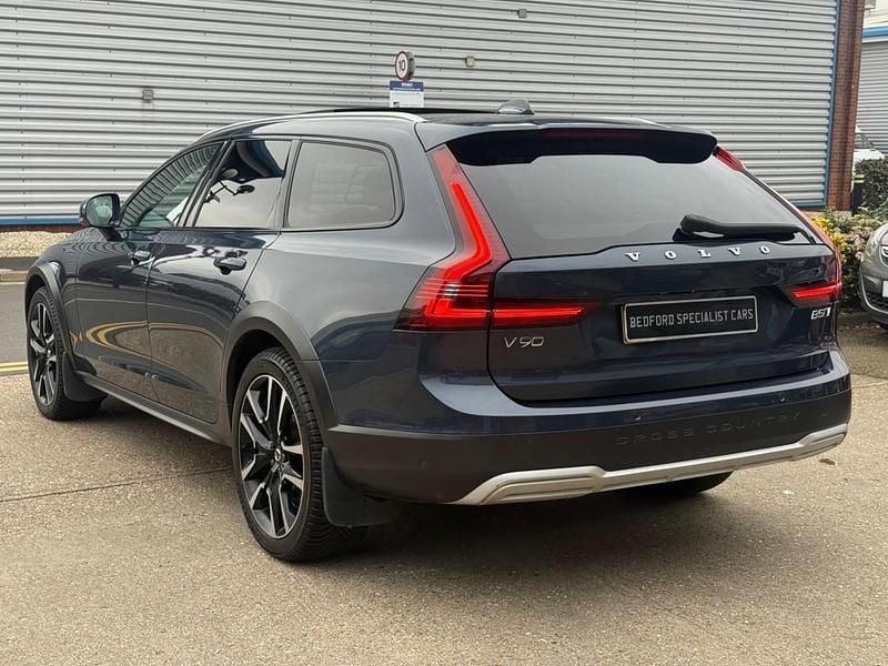 Used Volvo V90 CC Ultimate 2022 Blue Estate