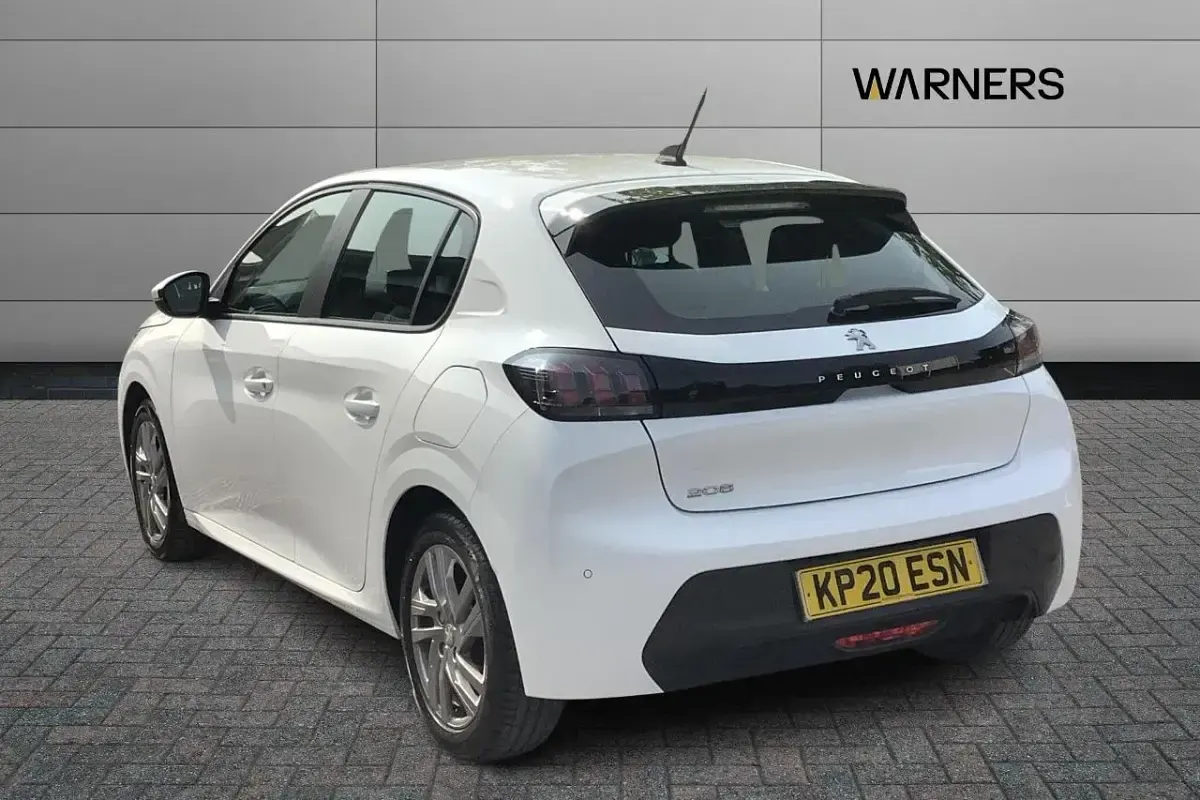Used Peugeot 208 Active 99 HP (72 kW) 2020 White Hatchback