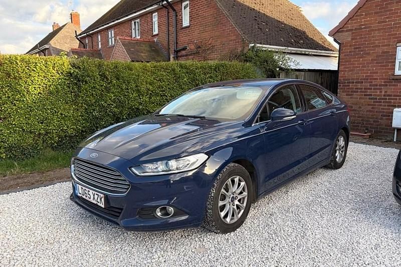 Used Ford Mondeo Zetec 150 HP (110 kW) 2015 Blue Hatchback