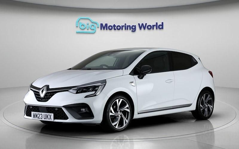 Used Renault Clio V RS Line 90 HP (66 kW) 2023 White Hatchback