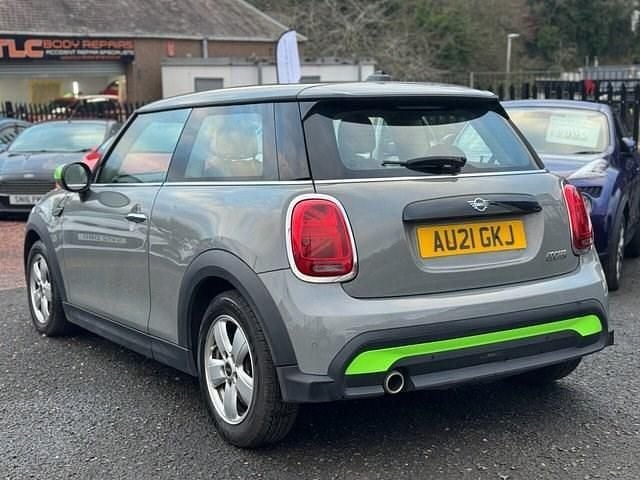 Usado Mini Cooper Classic 136 CV (100 kW) 2021 Gris Utilitario