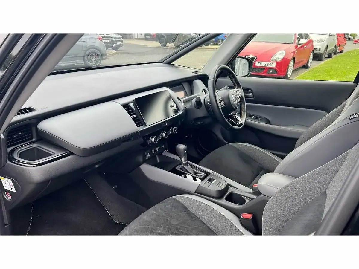 Used Honda Jazz Advance 122 HP (89 kW) 2025 Solid  crystal black Hatchback